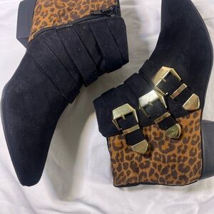 City Classified Zipper Winter Boot Booties Leopard Animal Print Size 8